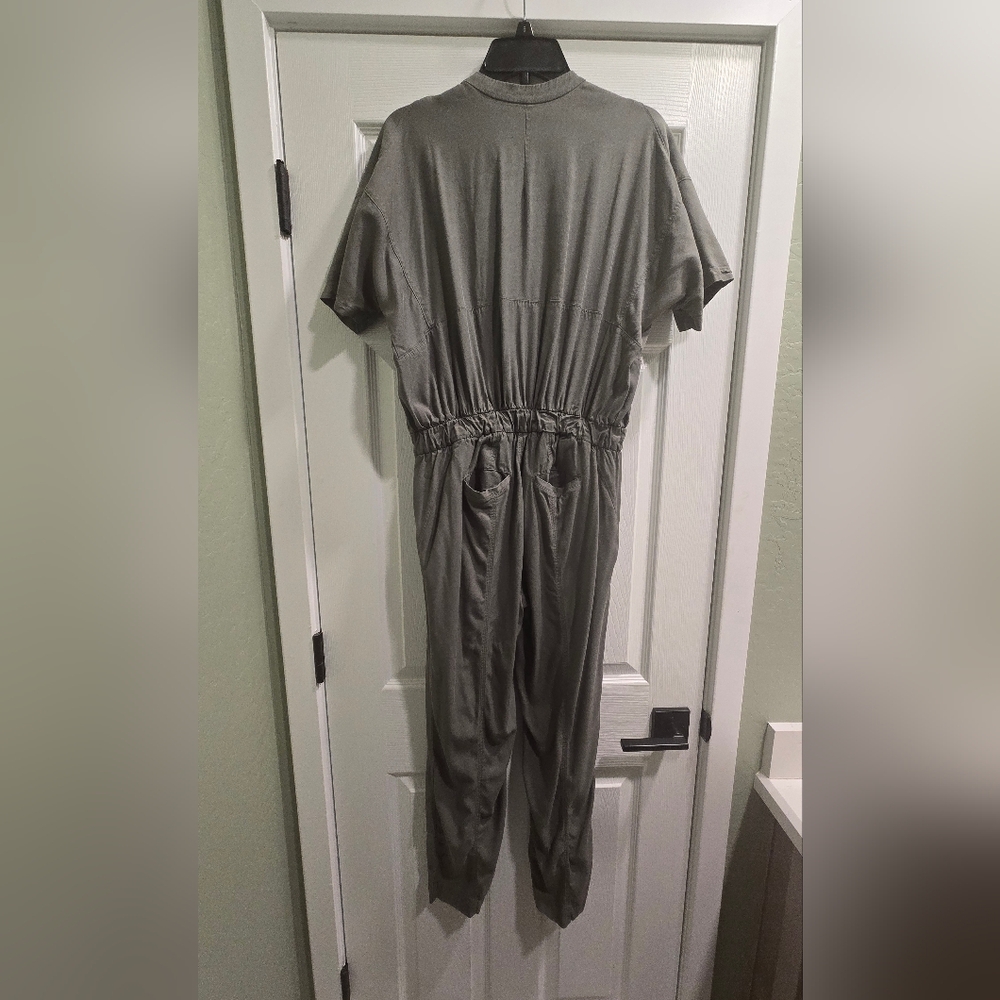 Perfectly Poised Lululemon Jumpsuit Size 6 - Picture 2 of 5